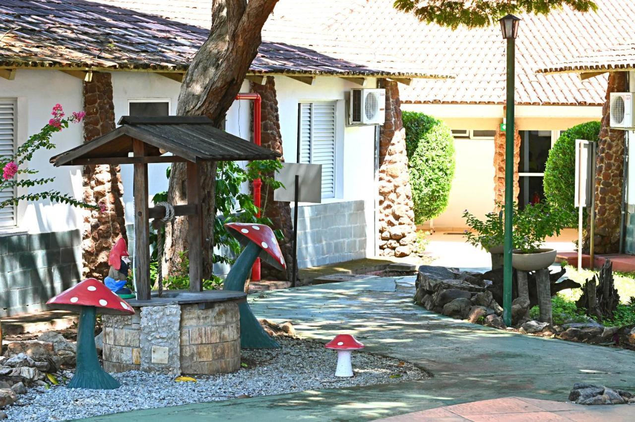 Hotel Sesi Aruanã Exterior foto